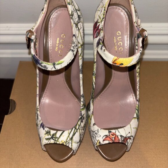 Used Gucci Flora Print Canvas Pump - Picture 6 of 8